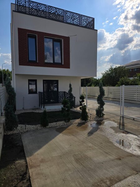 Casa individuala cuplata str. Vitioara nr. 106 B 108